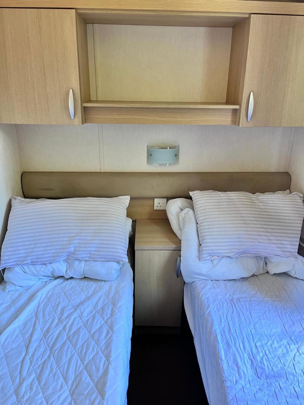 Van Number 123 Beautiful Caravan Sleeps 4 Aberystwyth Exterior foto